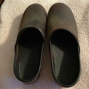 Brown leather Dansko clogs